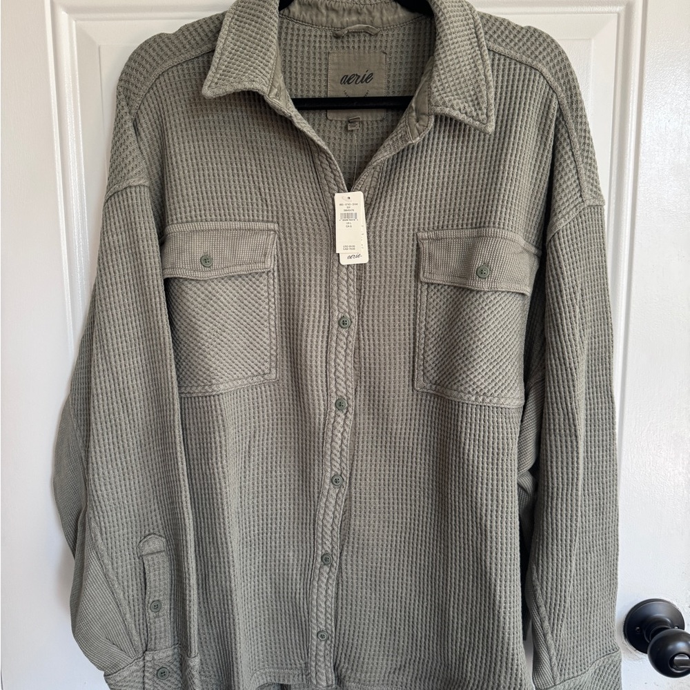 Aerie long sleeved button down shirt